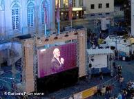 Bonn: concertos no telão em praça pública